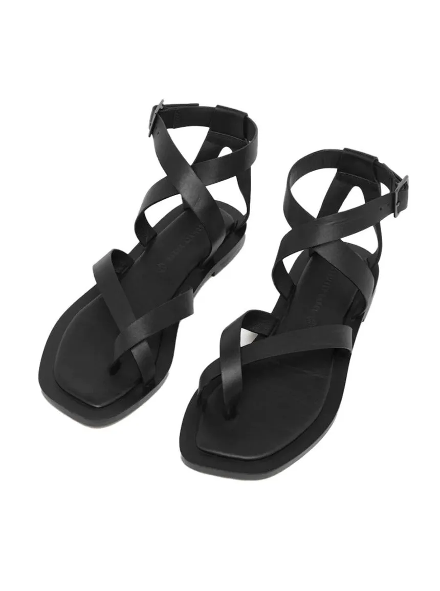 Assembly Label Valla Sandal in Black